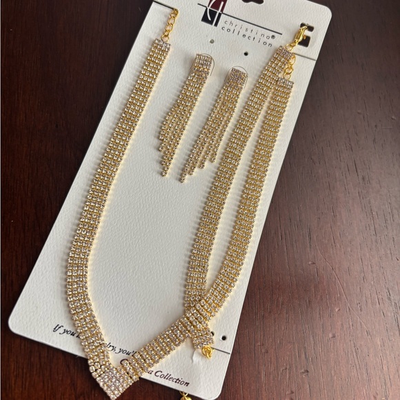 Gold Rhinestone Jewelry Set- NWT. (Necklace, earrings, bracelet) - Picture 4 of 7